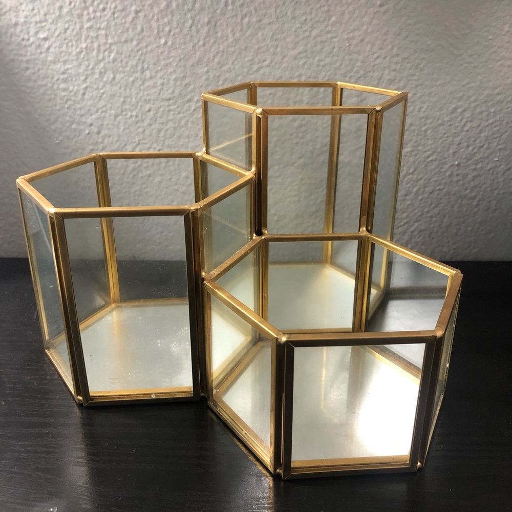 makeup organizer